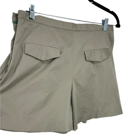 Pedro Del Hierro sport shorts with buttons on side. US size 10. - Picture 3 of 4